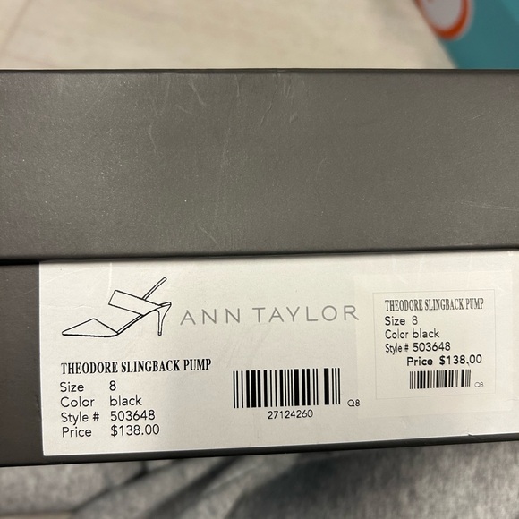 Ann Taylor pump heel - Picture 4 of 5